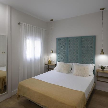 Beautiful Blue Triana Apartment Севилья Экстерьер фото