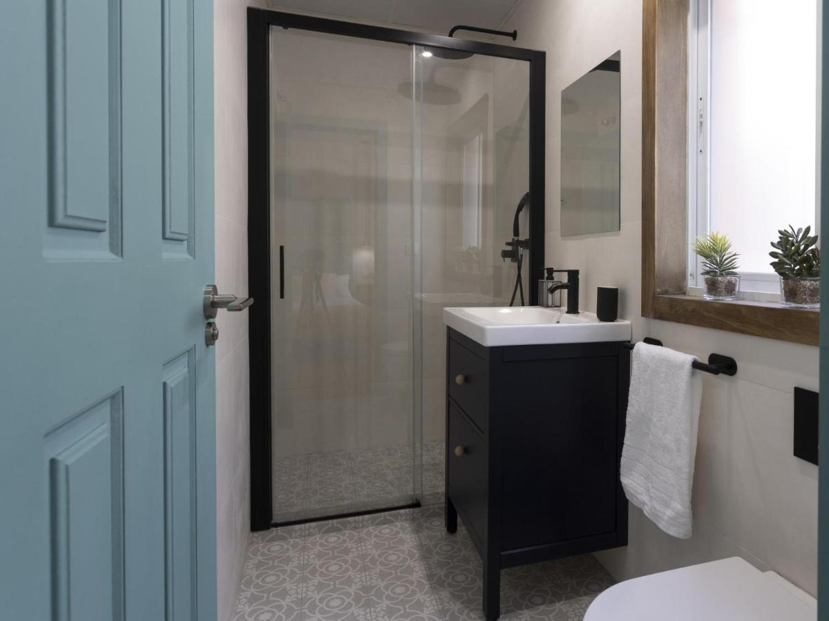 Beautiful Blue Triana Apartment Севилья Экстерьер фото