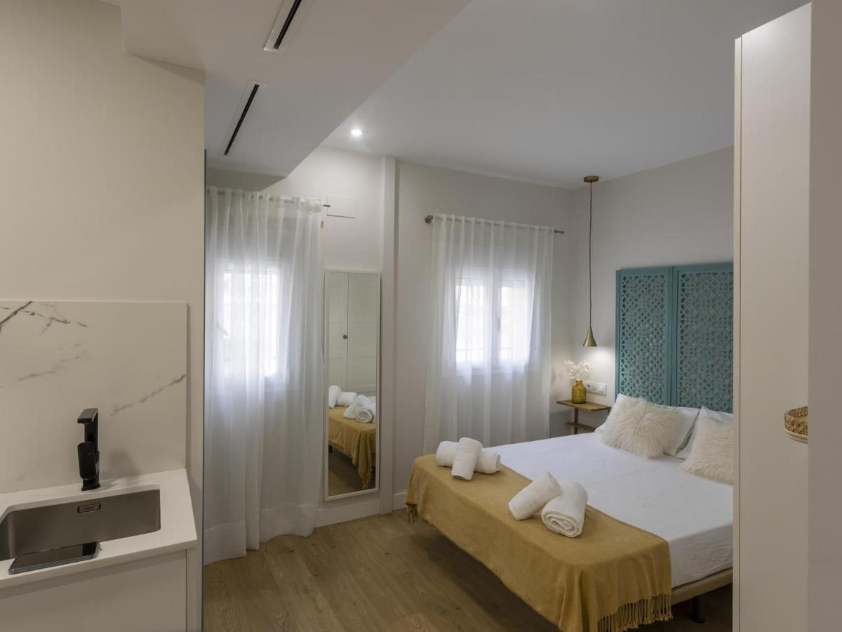Beautiful Blue Triana Apartment Севилья Экстерьер фото