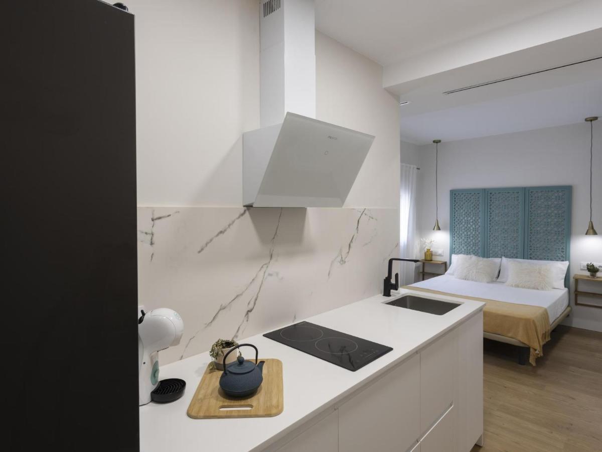 Beautiful Blue Triana Apartment Севилья Экстерьер фото
